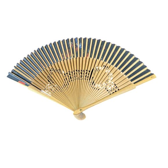 wooden hand painted- Vtg Spanish fan fabric ends floral- 16 inches extended - Picture 4 of 6